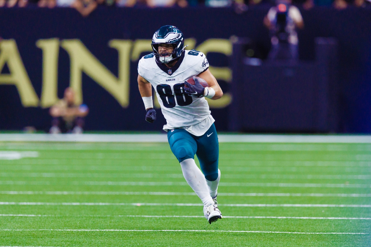 Eagles' Dallas Goedert Falls in Tight End Rankings