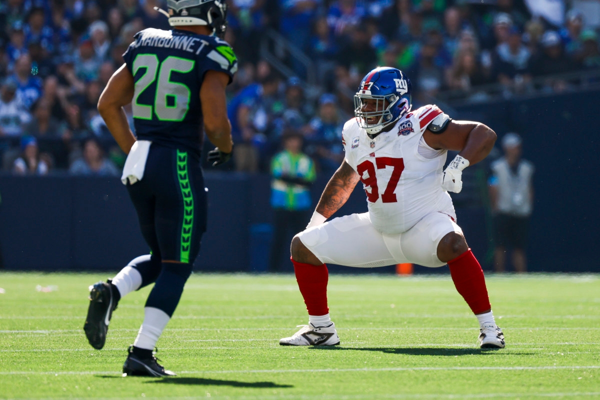 Giants Star Challenges Top Spot in DT Rankings