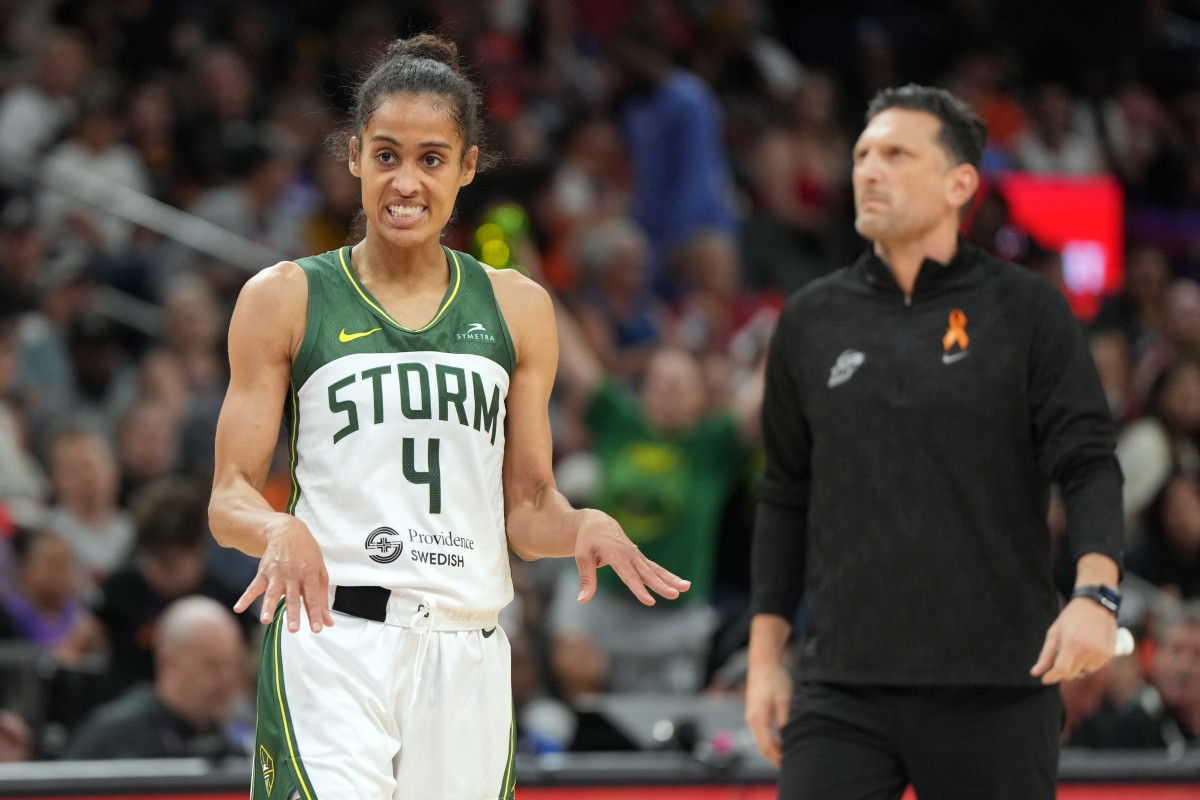 Skylar Diggins Trolls Mercury During Storm's Win