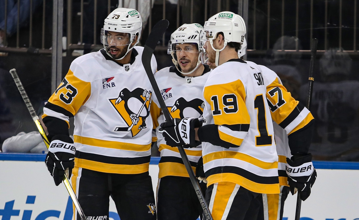Pierre LeBrun Names Veteran Penguins Forward Atop Trade Candidate List