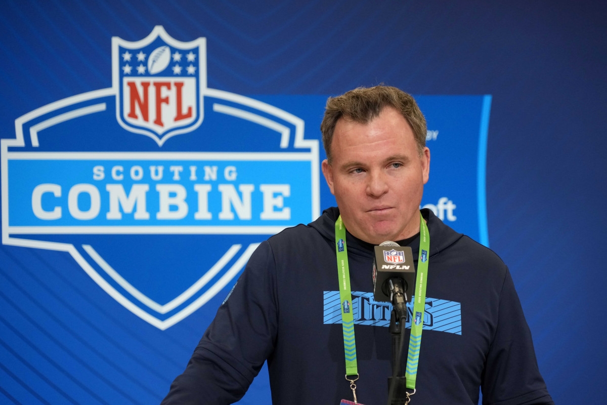 Titans Ripped for $82 Million Free Agent Signing
