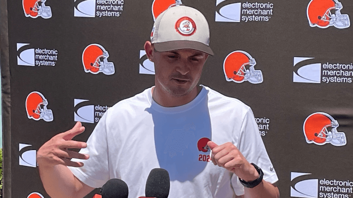 Browns Coach Reveals Shedeur Sanders' Progress in Pro-Style Offense