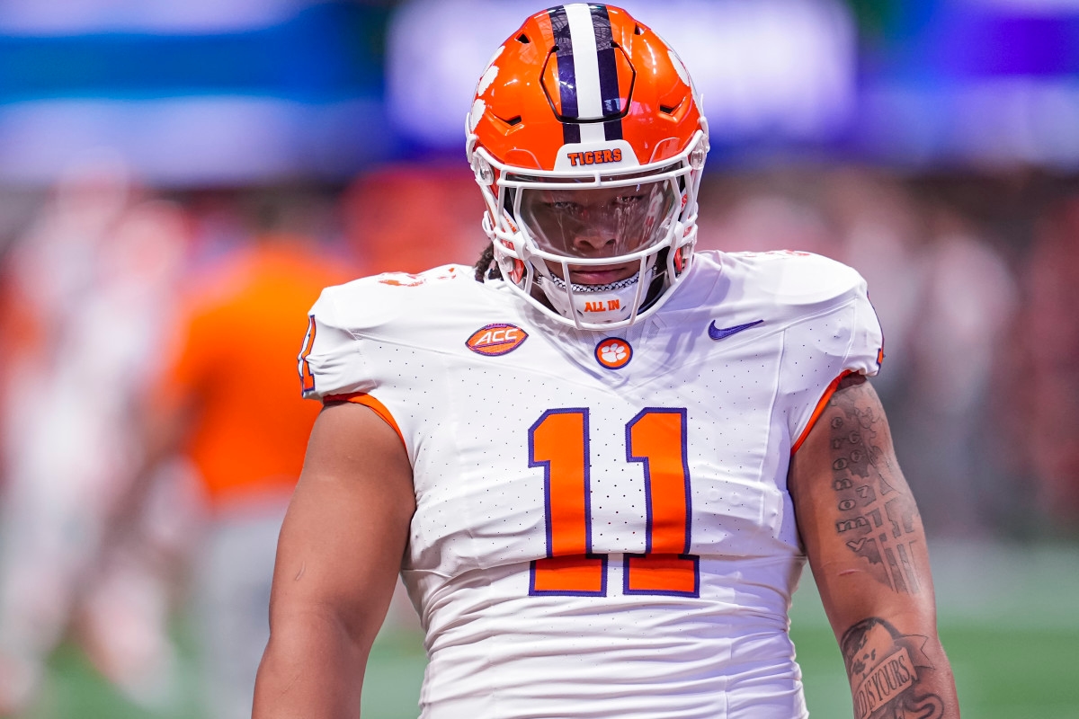 Clemson Star's Stunning Body Scan and 40 Time Spark National Buzz
