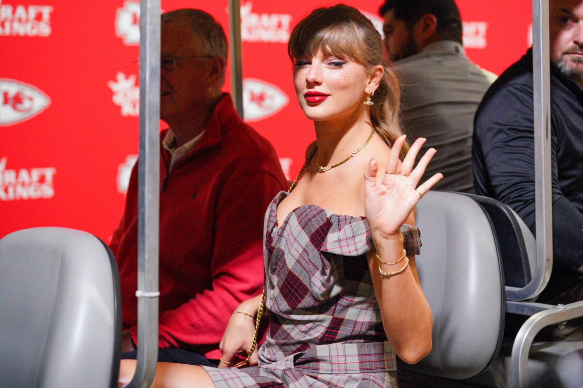 Fans Noticed Taylor Swift Nod in Selena Gomez's New Post