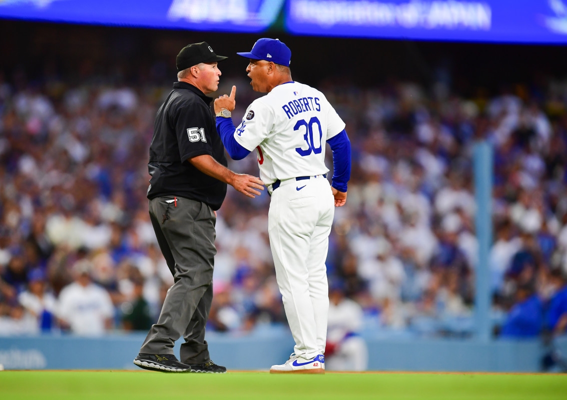 Dodgers' Roberts ejected after Ohtani hit by pitch
