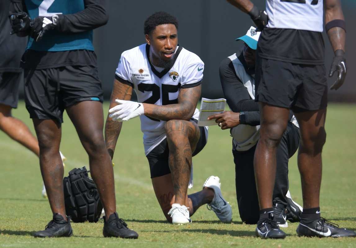 Veteran Cornerback Ronald Darby Announces NFL Retirement
