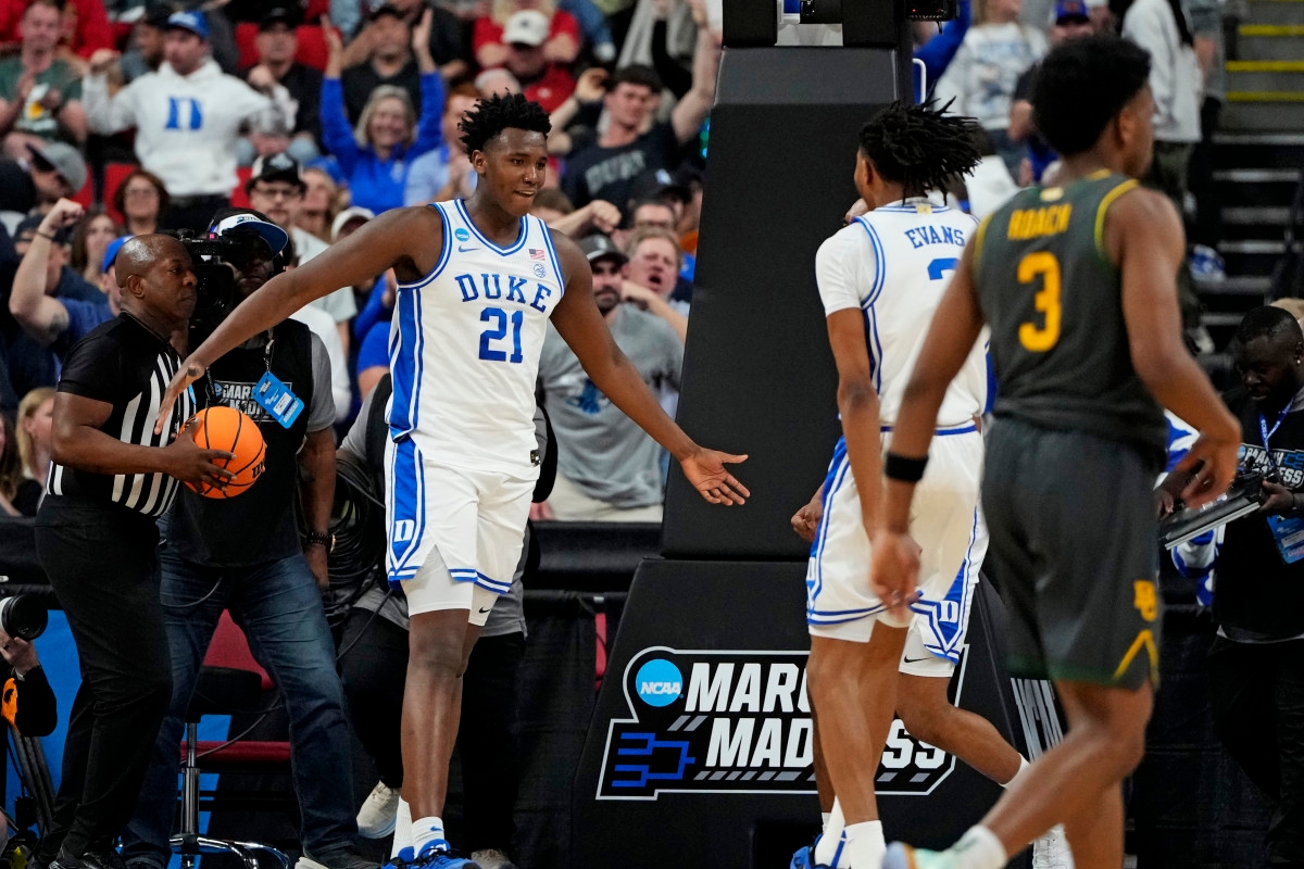 Duke Star Sparks Injury Concerns After Being Spotted in Walking Boot