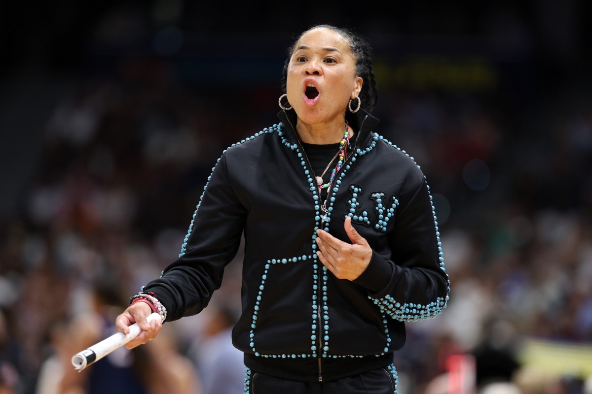 Dawn Staley Sends Clear Message on Indiana Fever, Chicago Sky Rivalry