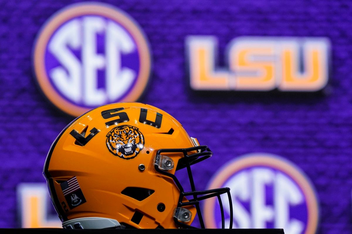Four-Star OL Recruit Commits to LSU