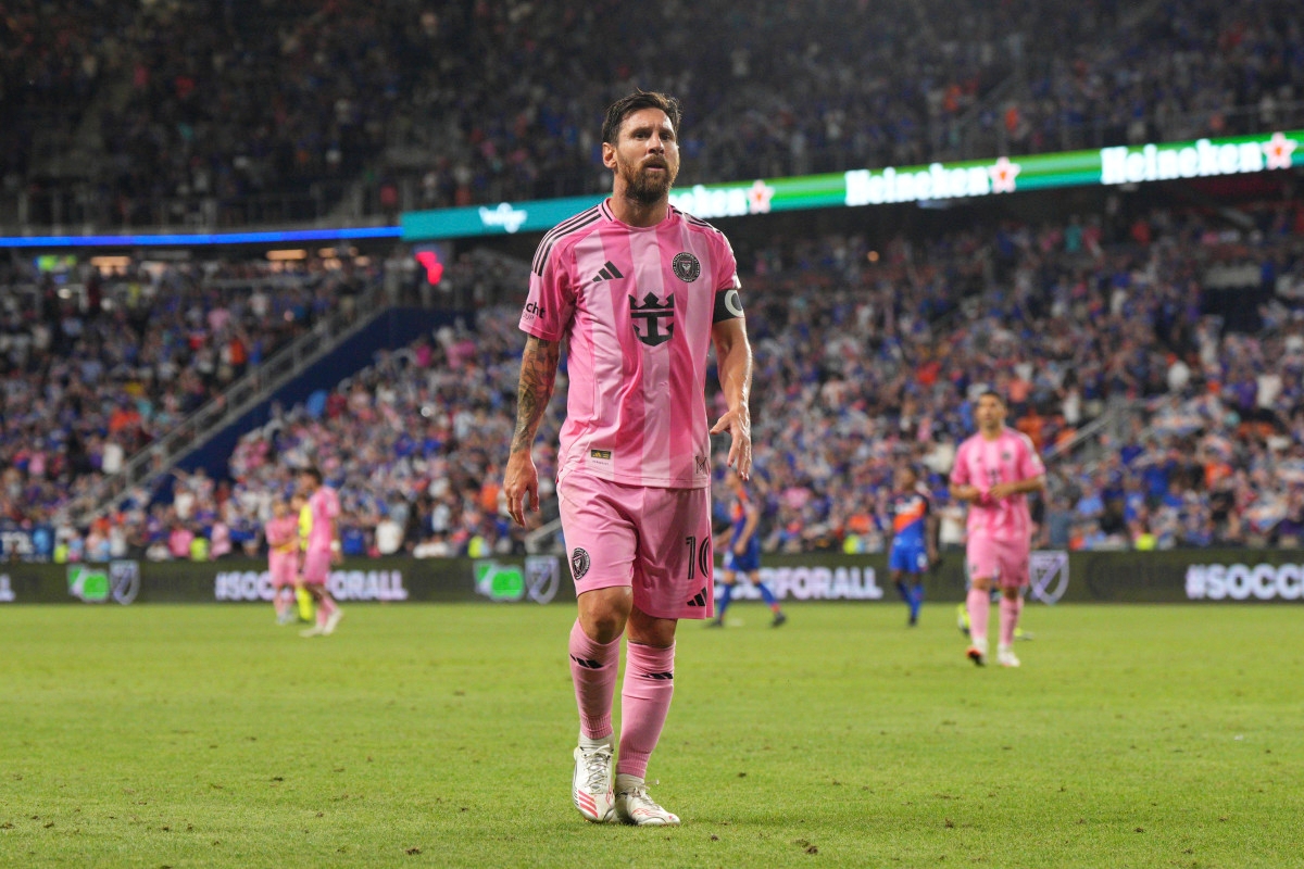 Lionel Messi Injury Scare? Mascherano Reacts to Concerning Late Collision After Inter Miami Loss