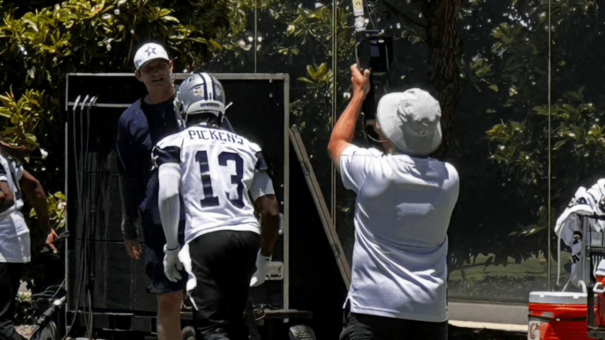Cowboys 1st Look In Photos at 'Goodfellas' Lamb and Pickens Eye '1,000-Yard Club'