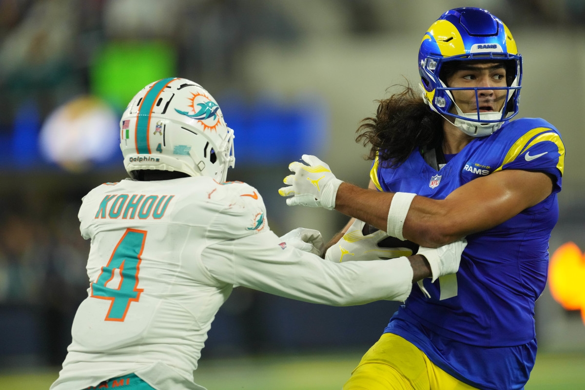 Dolphins Cornerback Kader Kohou Preparing to Sign his Tender.