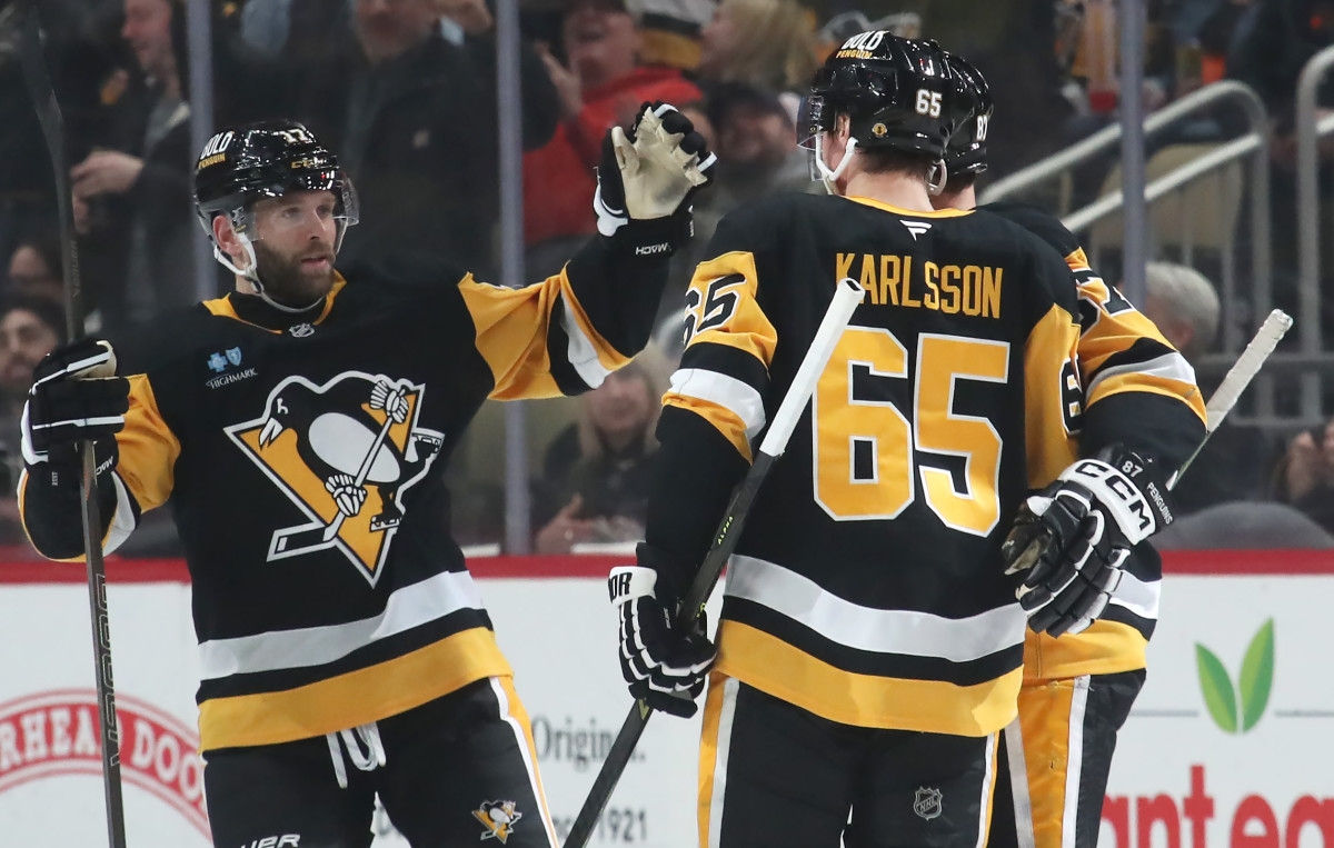 Penguins GM Reportedly 'Asking for a Ton' in Trade Talks for Two Veteran Players