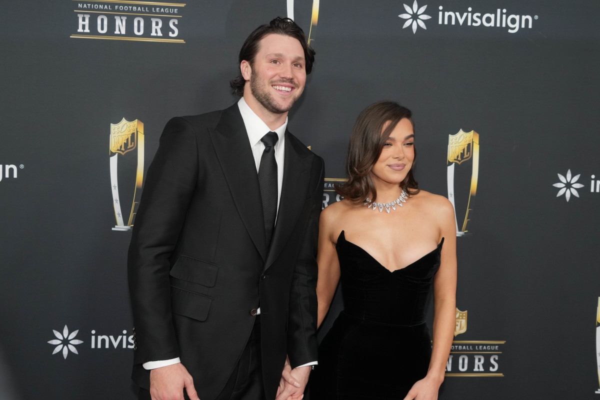 Hailee Steinfeld Reveals Exciting News With Josh Allen After Wedding