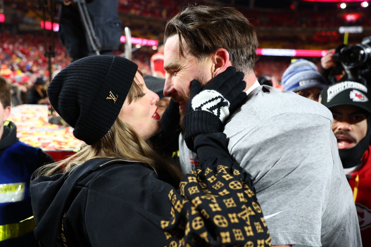 Taylor Swift's Latest Public Appearance Without Travis Kelce Raises Eyebrows