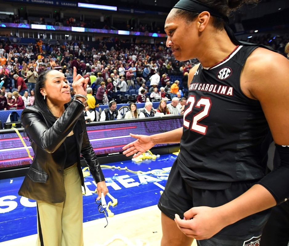 Dawn Staley Sends A'ja Wilson Message on Wednesday