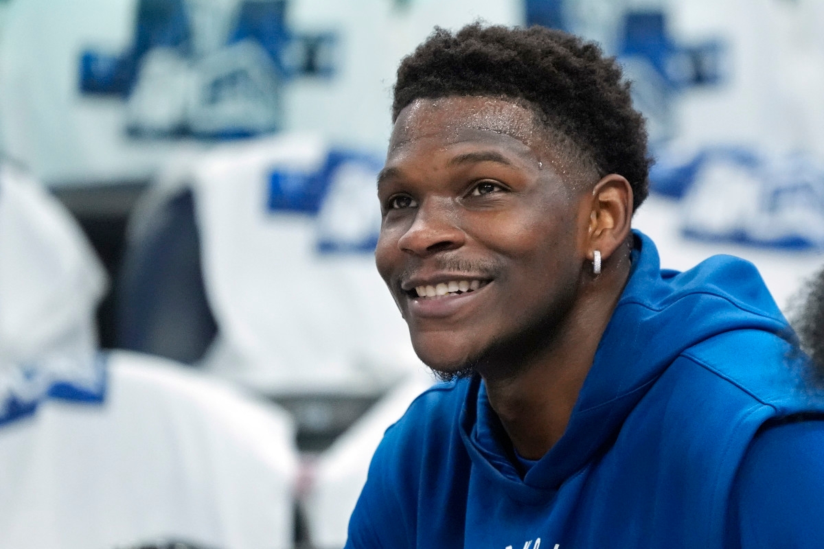 Fans React to Anthony Edwards Getting Adidas Cleats Before Noah Lyles