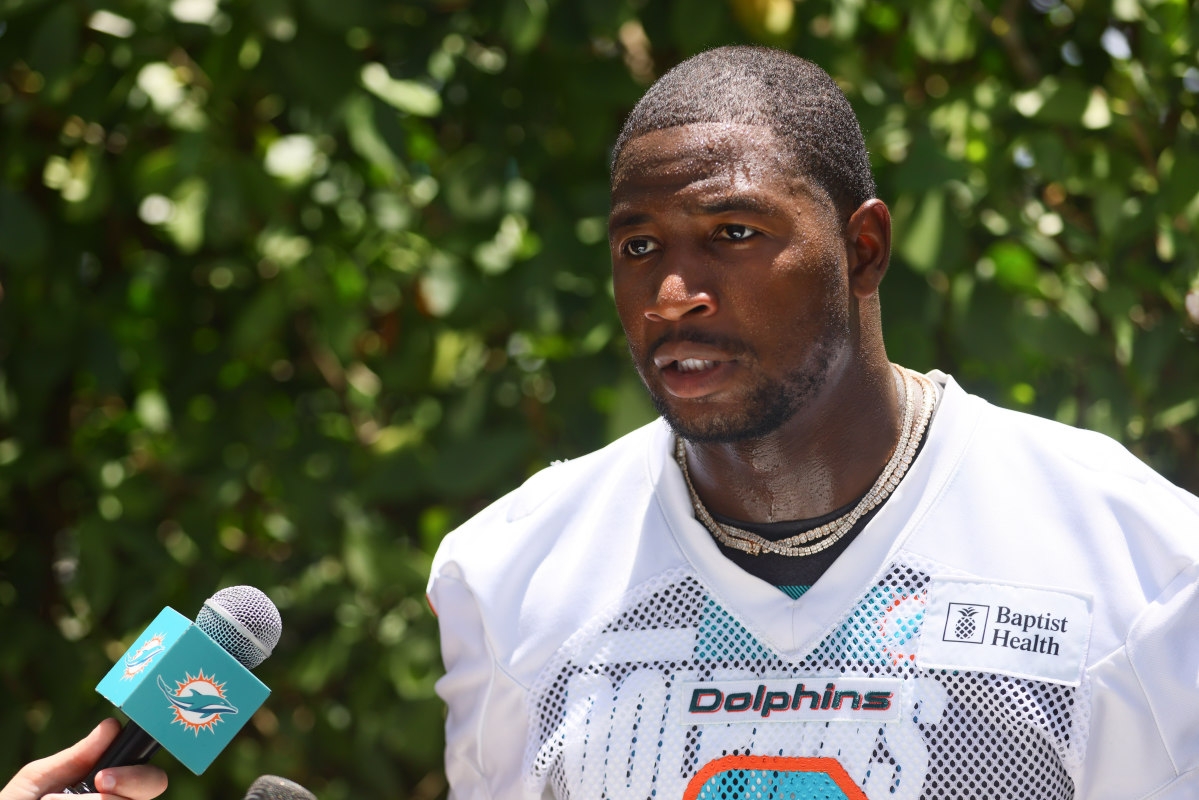 Trade Idea Sends Dolphins' Jonnu Smith to Steelers