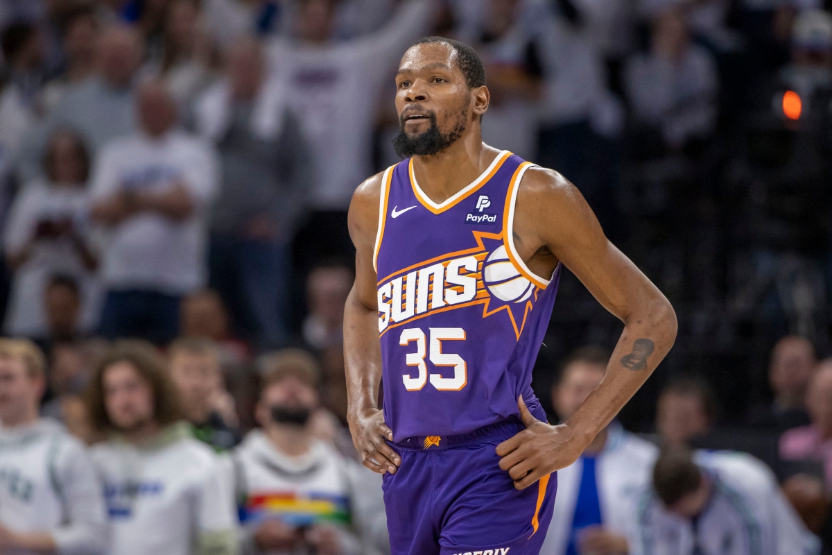 Mock Trade Sends Suns' Kevin Durant to Surprise West Team For Top-10 Pick, Veteran Guard