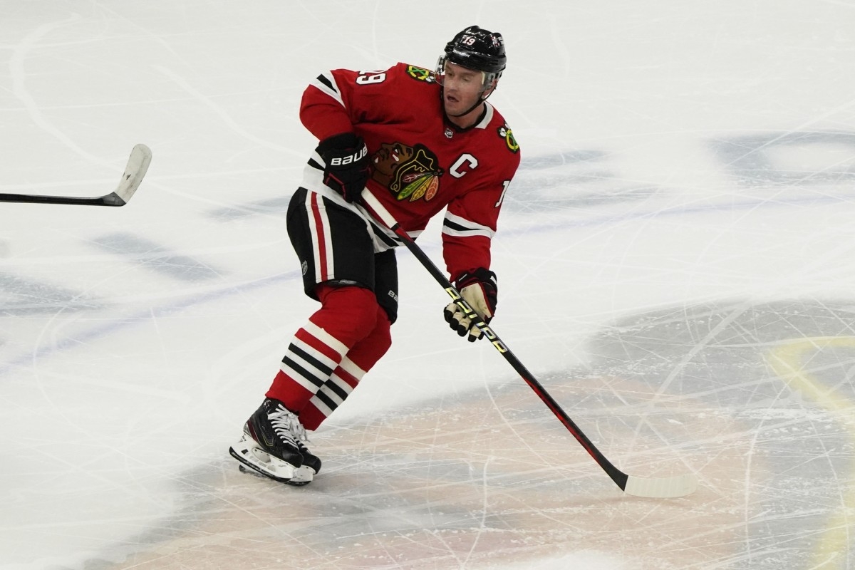 Blackhawks Send Jonathan Toews Message After Jets Signing