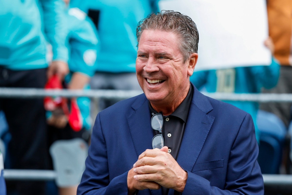 Dolphins' Dan Marino Believes in Aaron Rodgers, But Questions His Mindset