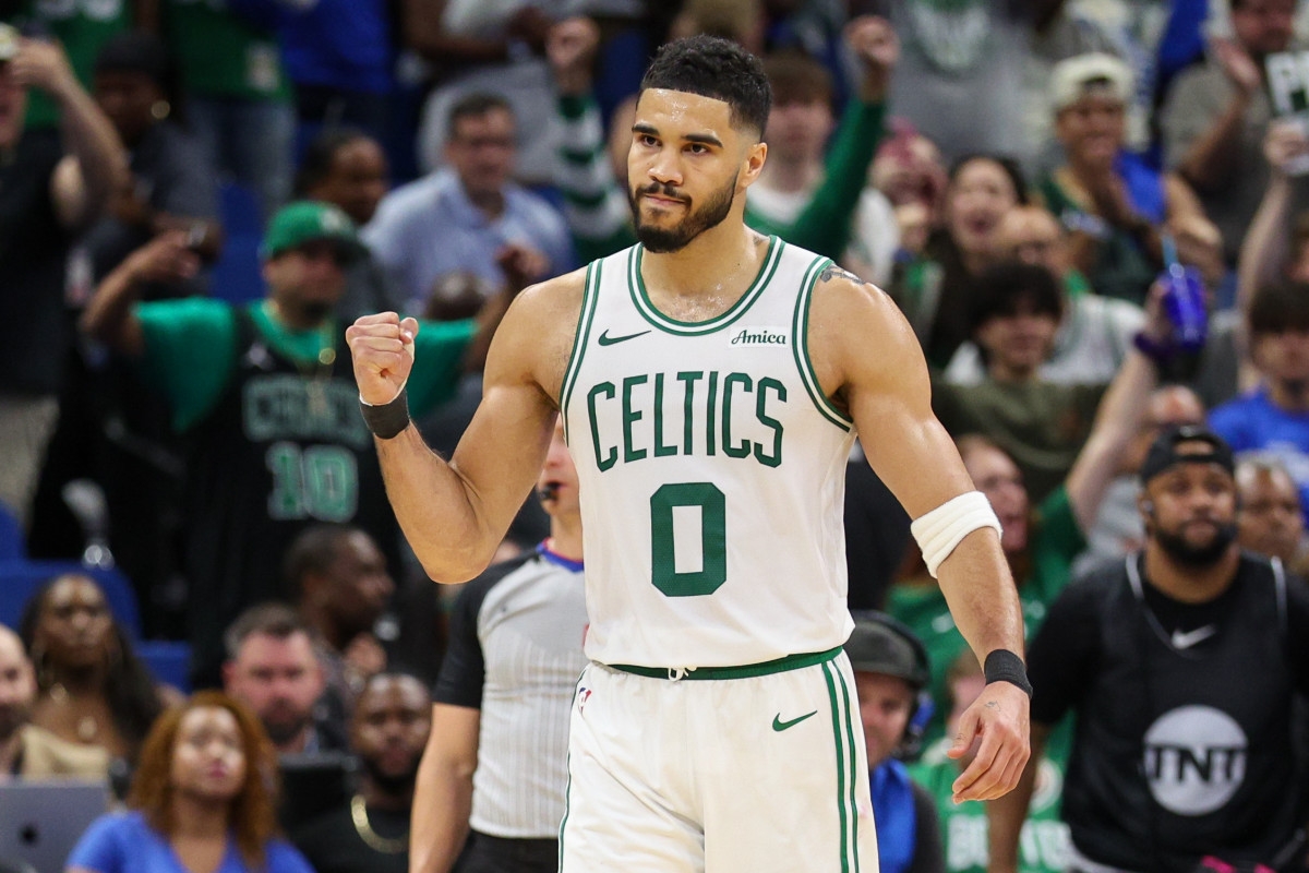 Celtics' Jayson Tatum Exits With Injury During Game 4 vs. Knicks