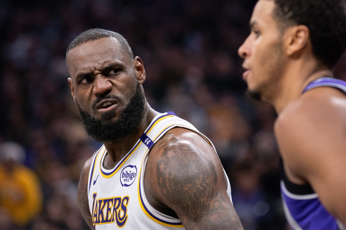 Three-Team NBA Mock Trade Allows Lakers to Contend, Kings to Rebuild