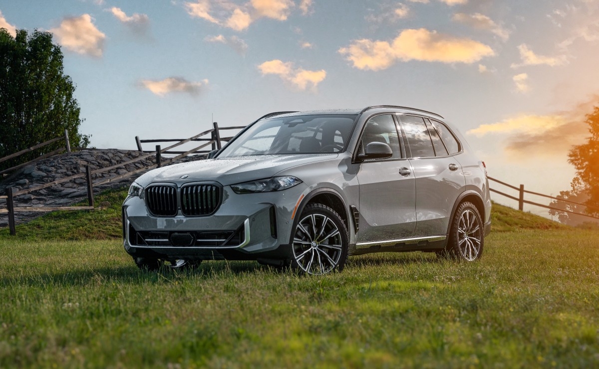 Shopping for a 2025 BMW X5? Here's What Experts Say You Should Look at Instead