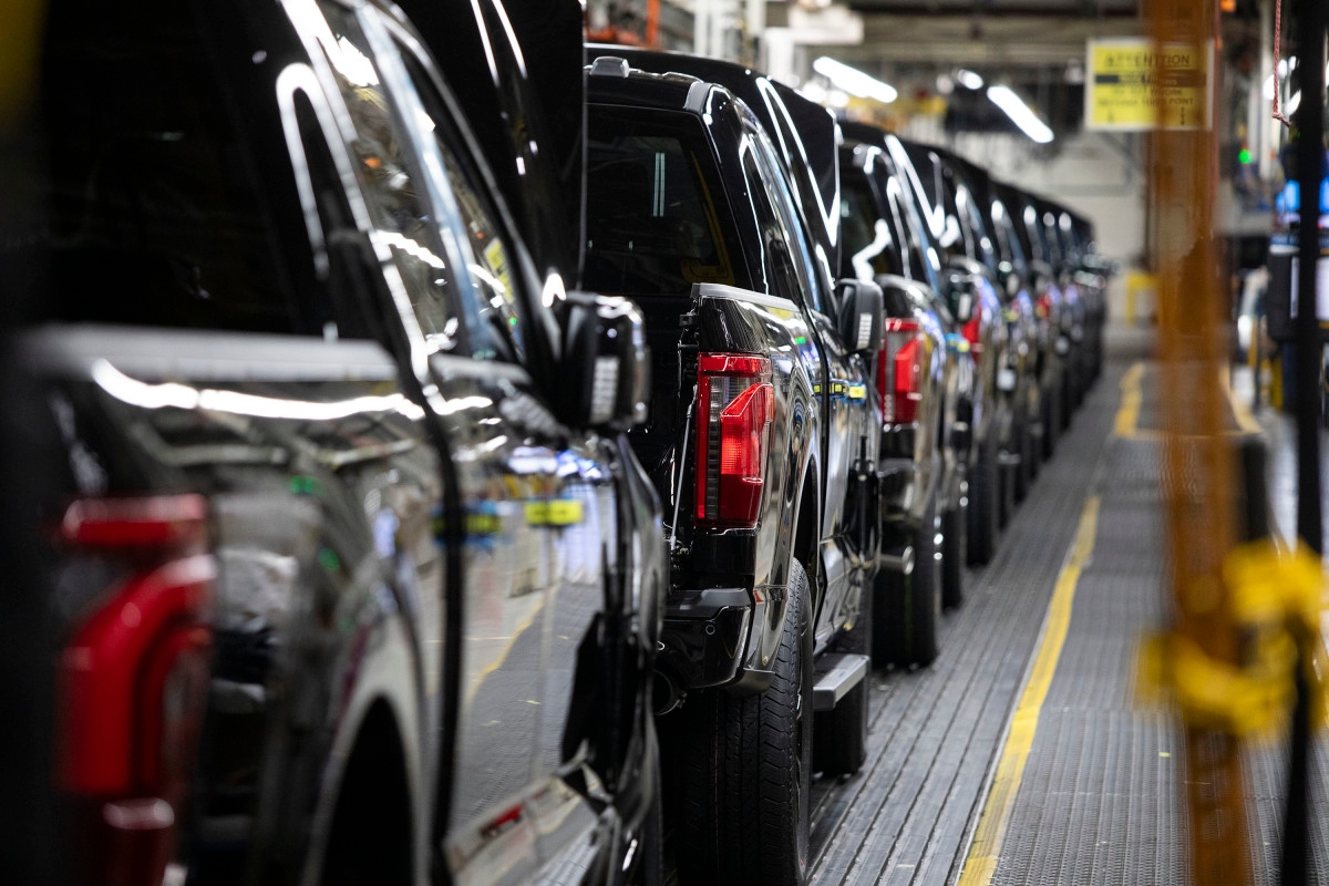 Trump Proposes Auto Loan Interest Tax Deductions for US-Made Vehicles