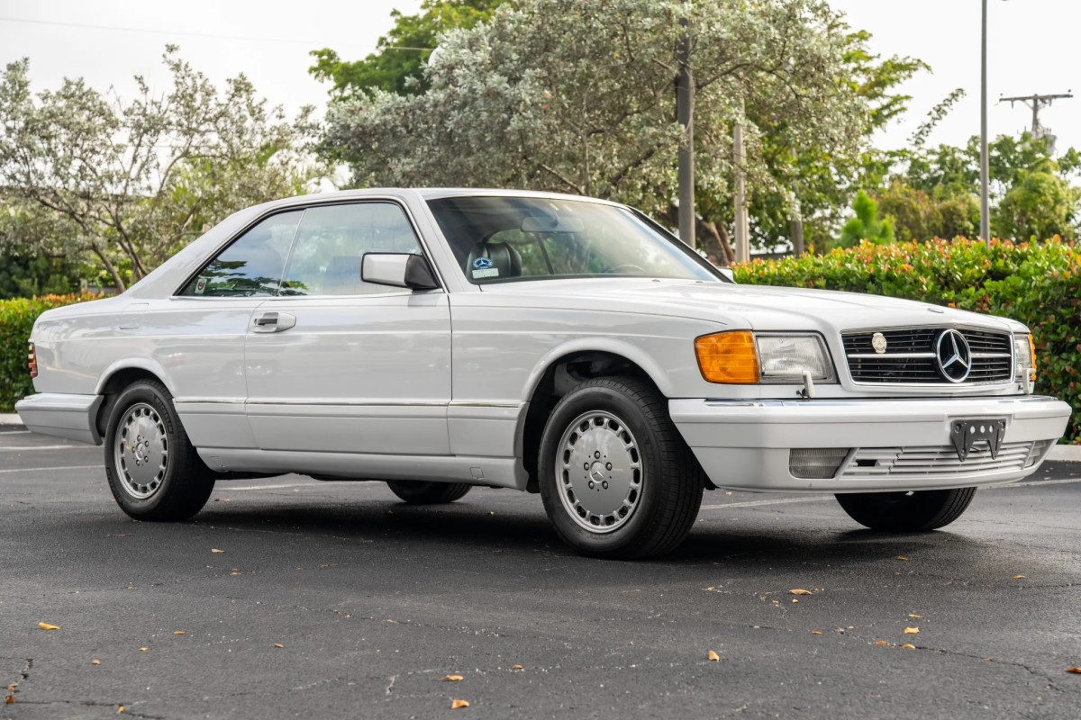 Here's Johnny Carson's 1988 Mercedes-Benz 560!