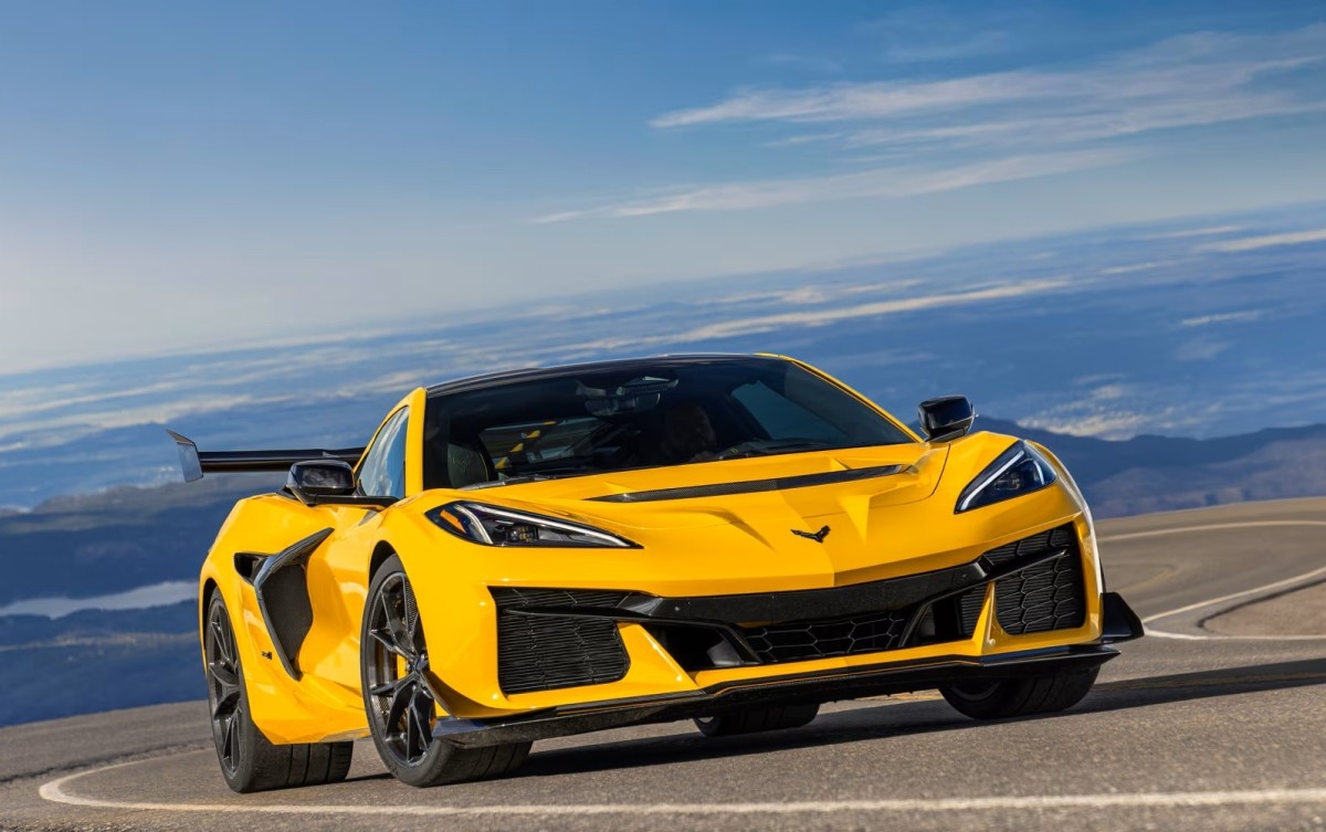 How Chevy Builds a Corvette ZR1 That Shames Hypercars Costing Three Times More