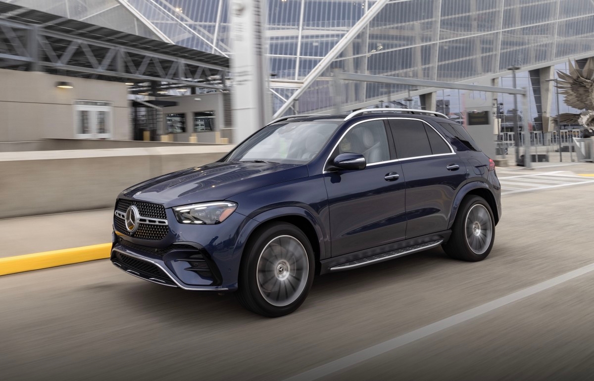 Shopping for a 2025 Mercedes-Benz GLC? Here's What Experts Say You Should Look at Instead