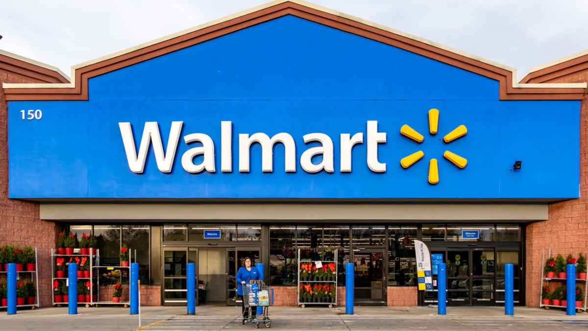 Walmart is selling a 'sturdy' $400 electric scooter for 48% off, and shoppers say it's 'fantastic for quick trips'