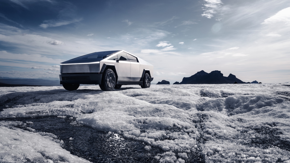 Tesla Cybertruck's Huge Depreciation is Mindblowingly Bad