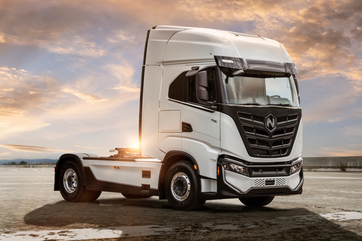 This automaker files for Chapter 11 bankruptcy