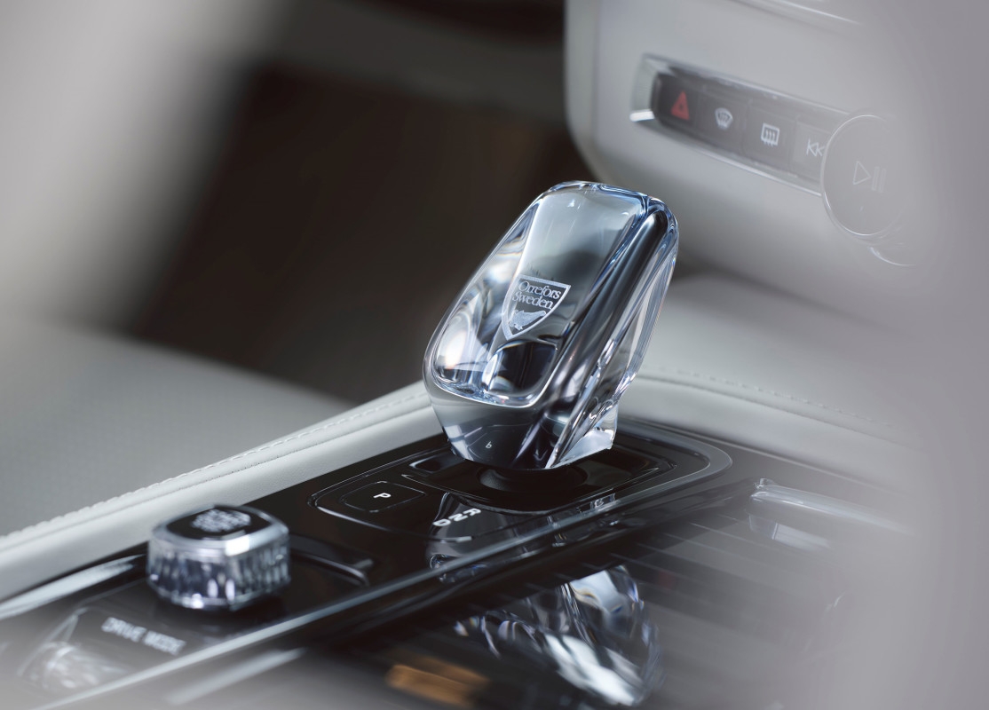 Carmakers are Reinventing the Gear Shifter, Drivers Aren't Onboard