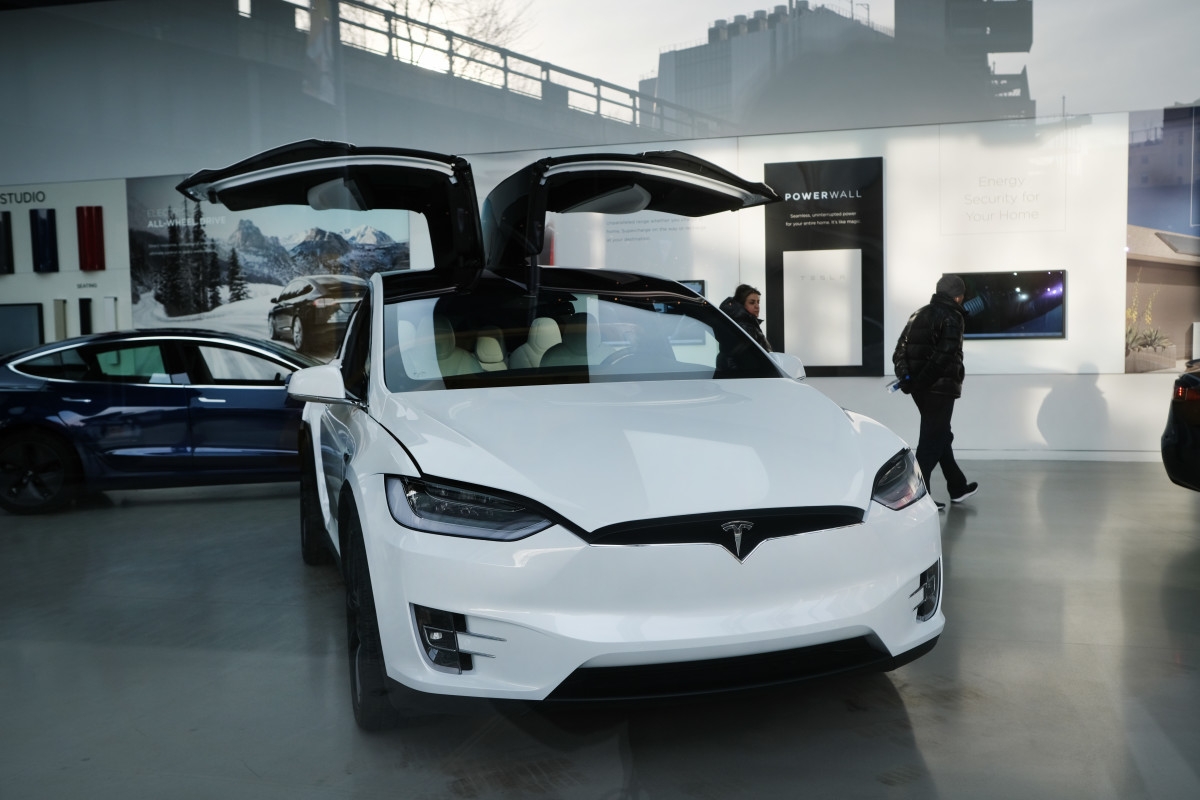 Elon Musk Has a Plan to Curb Tesla Store Car Vandals - But There's a Catch
