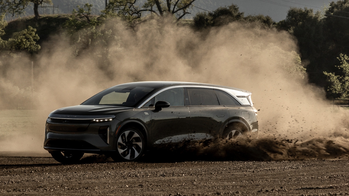 Lamborghini & Porsche Won't Like This Lucid Gravity's Quarter-Mile Time