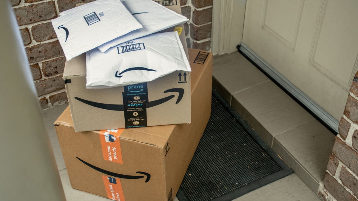Amazon has an 'impressive' $100 retractable car charger on sale for $17, and shoppers say it's a 'must-have'