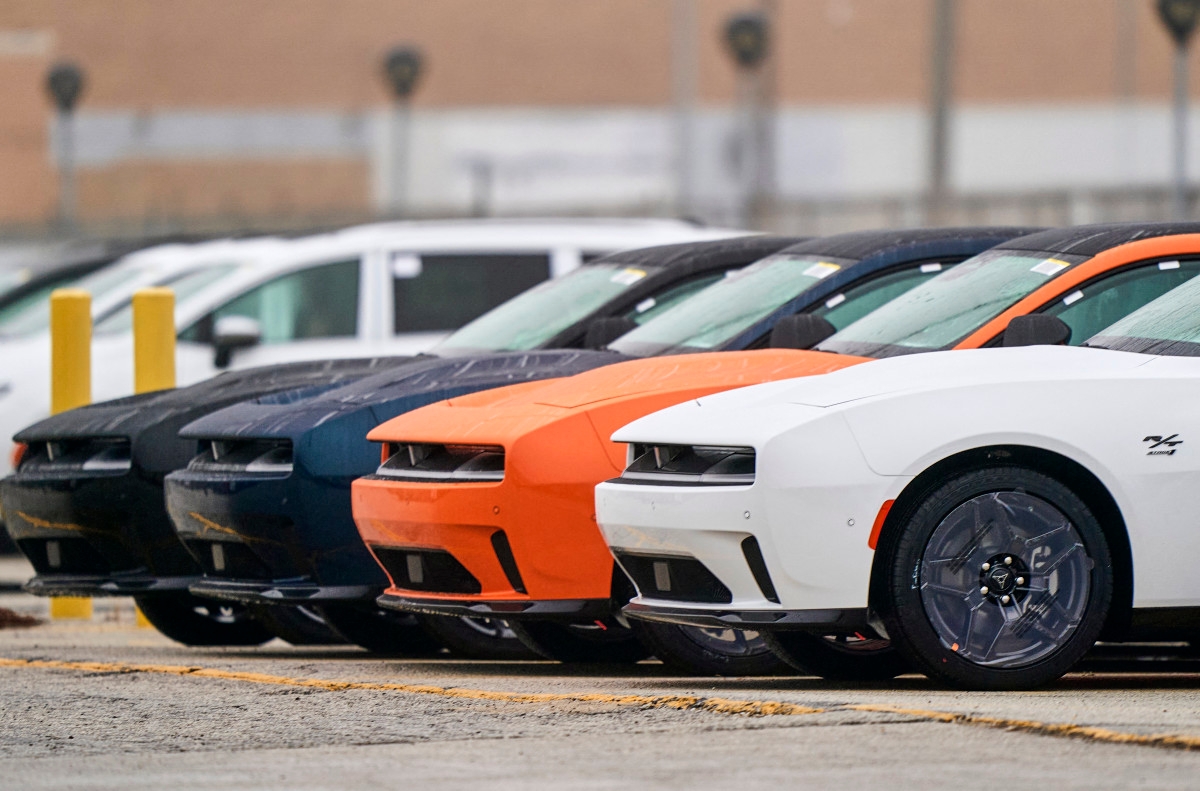 Dodge's EV Gamble Falls Flat as Buyers Cling to Old Muscle