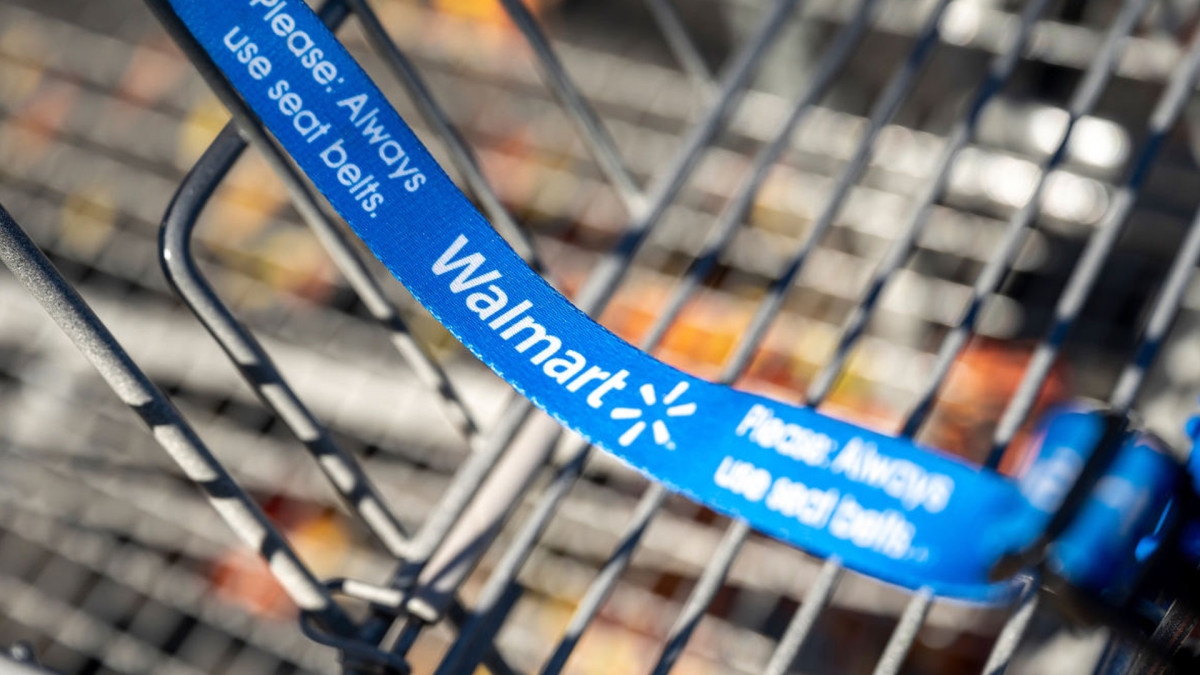 Walmart is selling an 'excellent' $260 mini chainsaw for only $70, and shoppers say it's 'easy to operate'