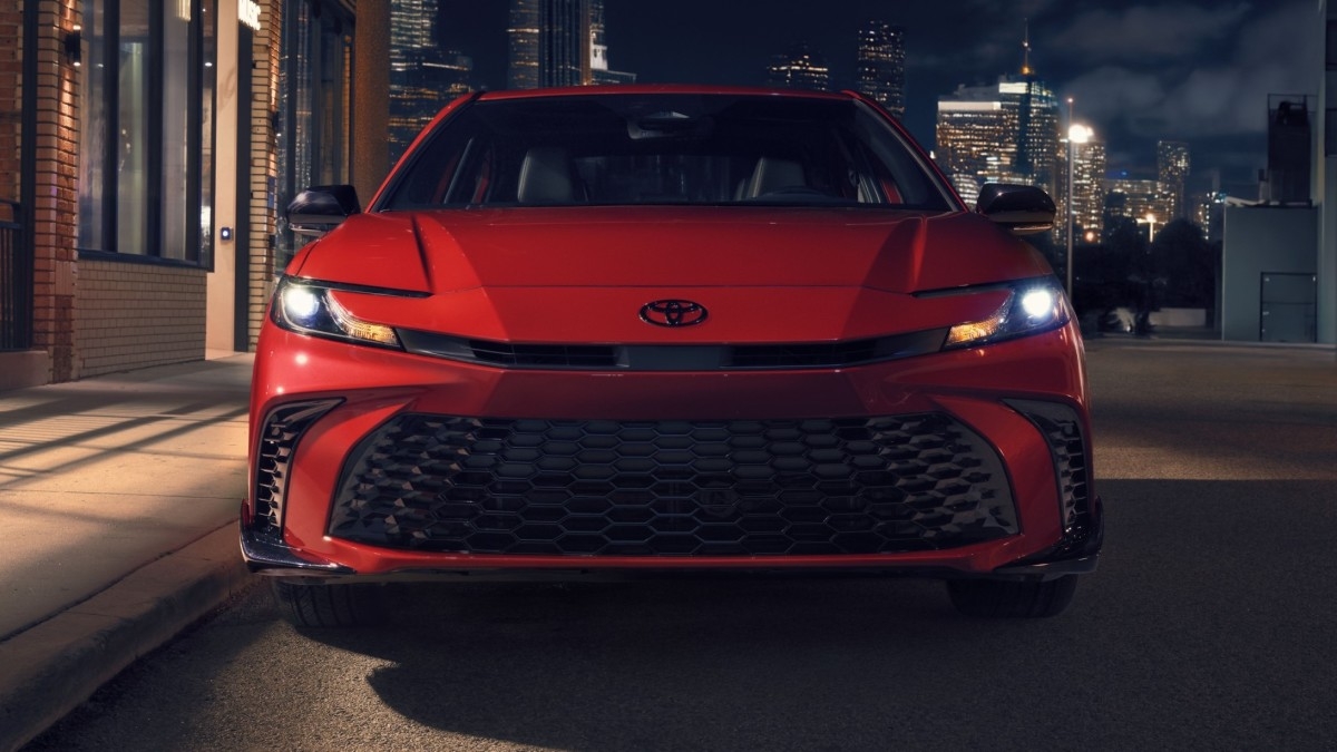 2025 Toyota Camry: Is It Worth $28,700? My In-Depth Guide to Its Upsides & Downsides