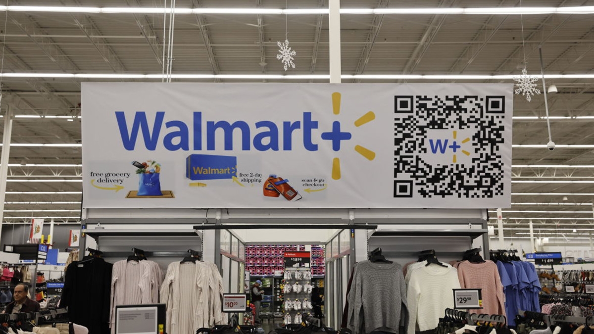 Walmart is selling an 'amazing' $230' lawn mower for just $111, and shoppers say it's 'user-friendly'