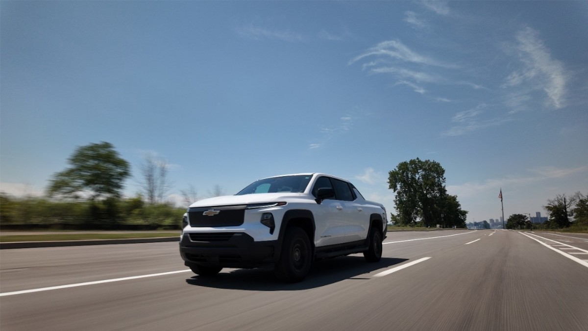 Chevy Just Set An Insane EV Range Record—In A Big Truck