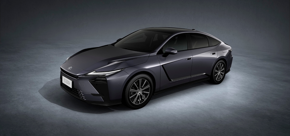 Lexus Reveals Stunning All-New 2026 ES In Two Electrified Flavors