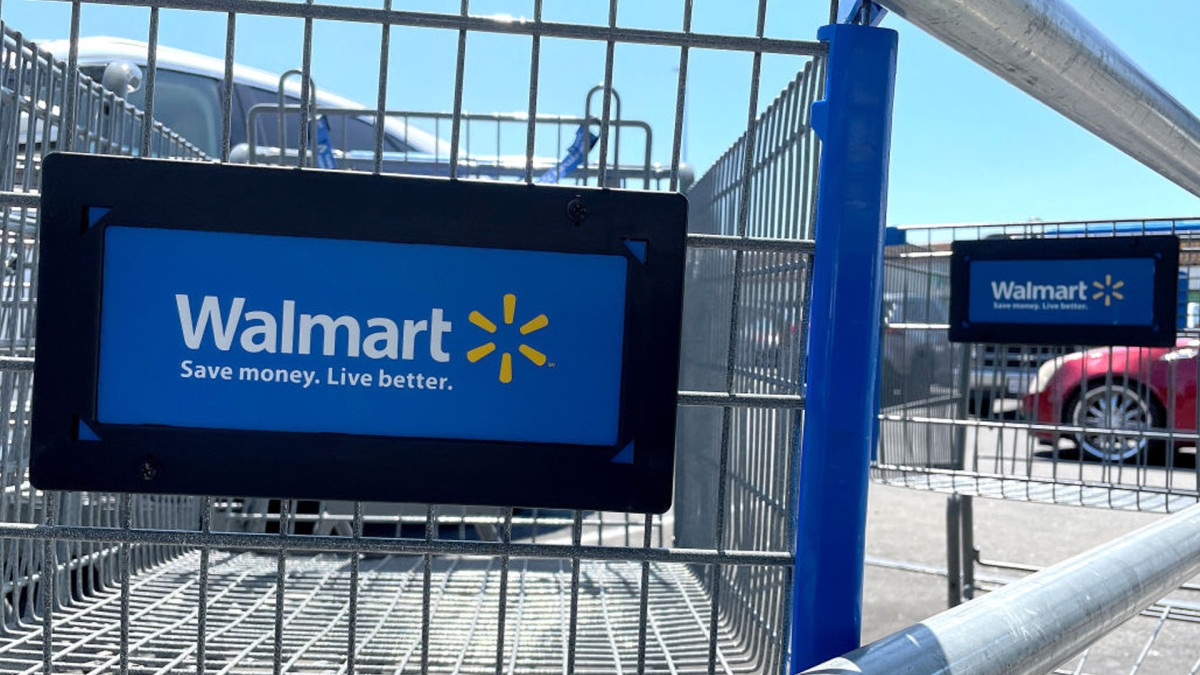 Walmart is selling an ‘ultra reliable' $400 jump starter with a built-in power bank for just $150