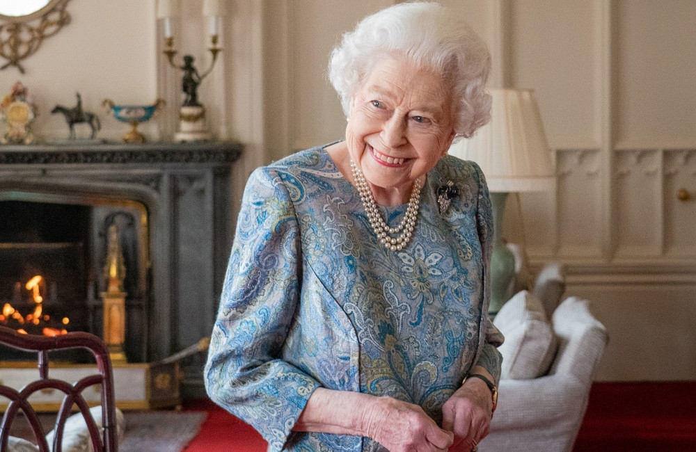 Queen Elizabeth's senior aide gives approval to new royal play