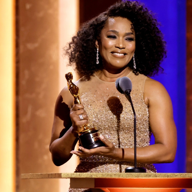 Angela Bassett 'deserved' an Oscar