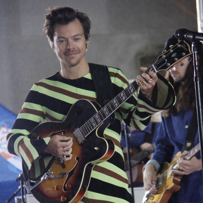Harry Styles completes Tokyo Marathon