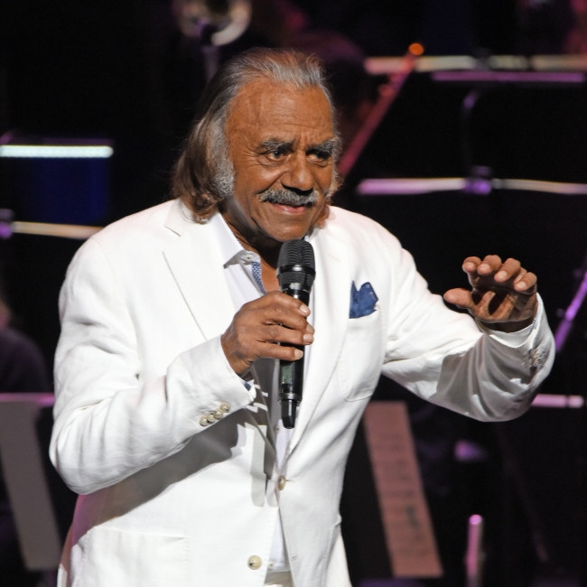 Johnny Mathis giving up live performing at 89